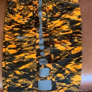 Nike boys shorts large